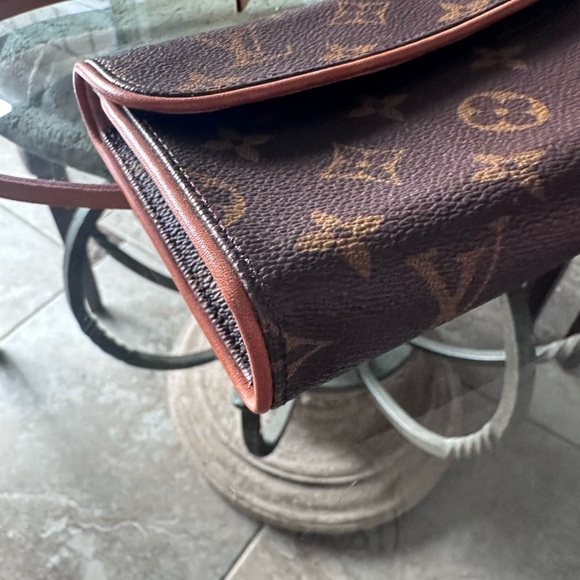 Louis Vuitton Florentine Pochette Beltbag Crossbody Handbag Cert Authenticity - Picture 8 of 16